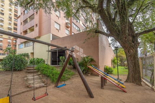 Foto 32 do(a) Apartamento de 3 quartos à venda em Vila Ipiranga, Porto Alegre
