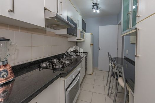 Foto 4 do(a) Apartamento de 3 quartos à venda em Vila Ipiranga, Porto Alegre