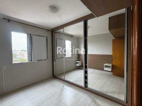 Foto 3 do(a) Apartamento de 3 quartos à venda em Osvaldo Rezende, Uberlândia