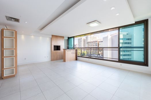 Foto 1 do(a) Apartamento de 3 quartos à venda em Três Figueiras, Porto Alegre