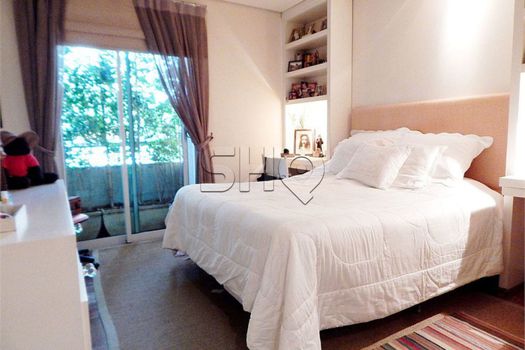 Foto 8 do(a) Apartamento de 3 quartos à venda em Vila Nova Conceição, São Paulo