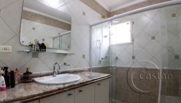 Foto 23 do(a) Casa de 3 quartos à venda em Jardim Avelino, São Paulo