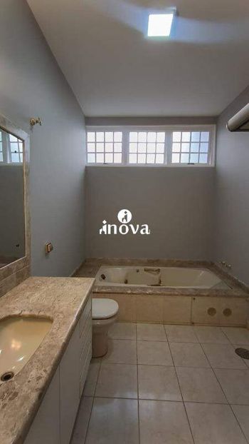 Foto 11 do(a) Casa de 4 quartos à venda em Santa Maria, Uberaba