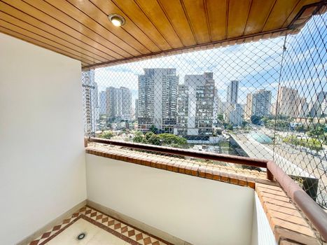 Foto 3 do(a) Apartamento de 3 quartos à venda em Jardim das Acácias, São Paulo