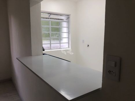 Foto 2 do(a) Apartamento de 1 quartos à venda em Santo Antônio, Porto Alegre