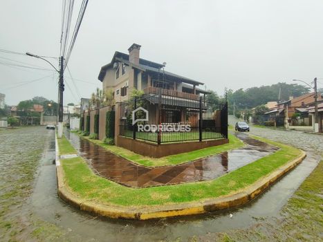 Foto 2 do(a) Casa de 4 quartos à venda em Cristo Rei, São Leopoldo