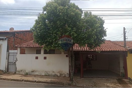 Foto 1 do(a) Casa de 2 quartos à venda em Jardim Santa Clara, Lins