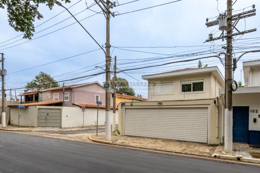 Foto 1 do(a) Casa de 4 quartos à venda em Jardim Petrópolis, São Paulo