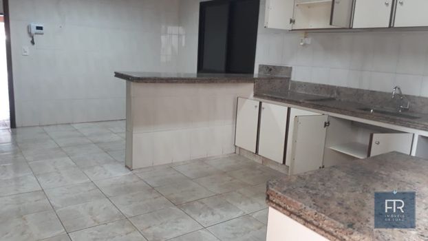 Foto 4 do(a) Casa de 3 quartos à venda em Morada da Colina, Uberlândia