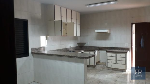 Foto 3 do(a) Casa de 3 quartos à venda em Morada da Colina, Uberlândia