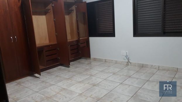 Foto 9 do(a) Casa de 3 quartos à venda em Morada da Colina, Uberlândia