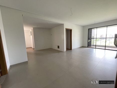 Foto 2 do(a) Apartamento de 3 quartos à venda em Zona 07, Maringá