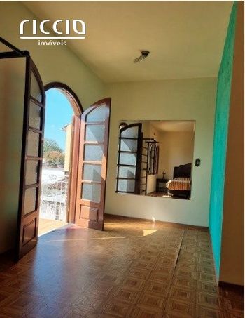 Foto 9 do(a) Casa de 4 quartos à venda em Jardim Portugal, São José dos Campos