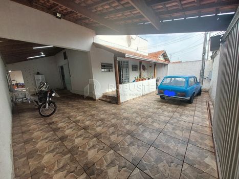 Foto 1 do(a) Casa de 2 quartos para alugar em Conjunto Habitacional Humberto Popolo, Botucatu