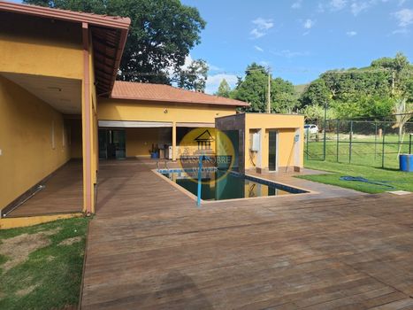 Foto 21 do(a) Fazenda / Sítio / Chácara de 4 quartos à venda em null, Mateus Leme