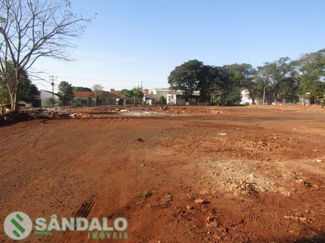Foto 19 do(a) Terreno false para alugar em Parque Residencial Tuiuti, Maringá