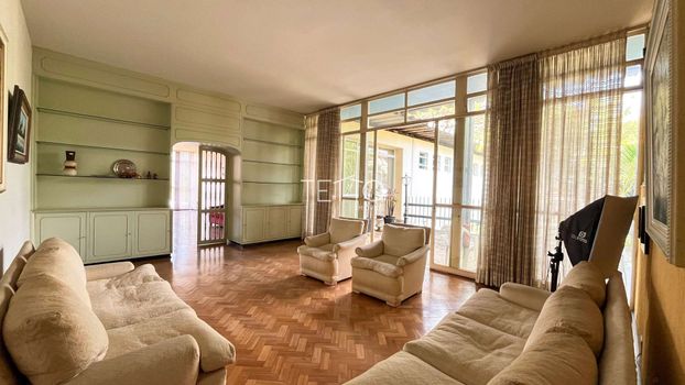 Foto 4 do(a) Casa de 7 quartos à venda em Cidade Jardim, Belo Horizonte