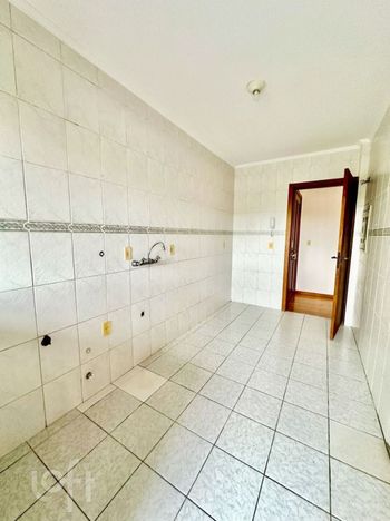 Foto 9 do(a) Apartamento de 2 quartos à venda em Vila Ipiranga, Porto Alegre
