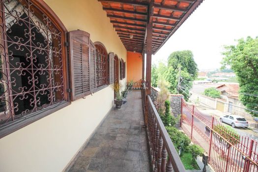 Foto 25 do(a) Casa de 5 quartos à venda em Vila Cloris, Belo Horizonte