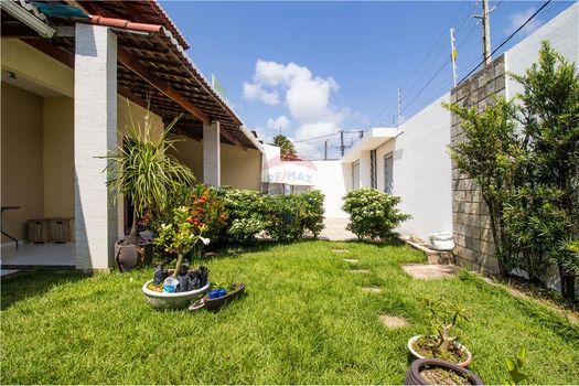 Foto 2 do(a) Casa de 6 quartos à venda em Capim Macio, Natal