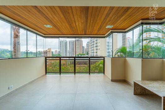 Foto 4 do(a) Apartamento de 4 quartos à venda em Ahú, Curitiba