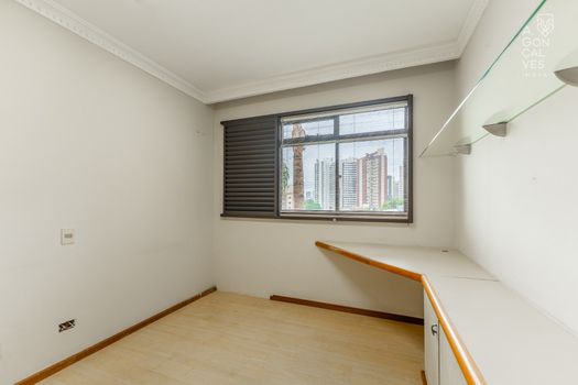 Foto 12 do(a) Apartamento de 4 quartos à venda em Ahú, Curitiba