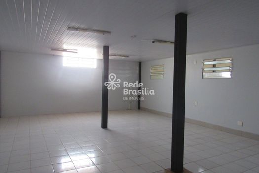 Foto 1 do(a) Galpão / Depósito / Armazém / Pavilhão false para alugar em Zona Industrial, Brasília