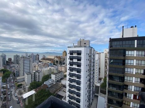 Foto 6 do(a) Apartamento de 4 quartos à venda em Centro, Florianópolis