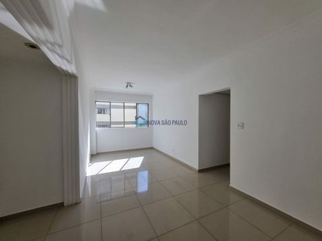 Foto 1 do(a) Apartamento de 2 quartos à venda em Moema, São Paulo