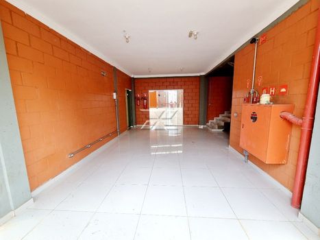 Foto 3 do(a) Galpão / Depósito / Armazém / Pavilhão de 5 quartos à venda em Jardim Rio Claro, Rio Claro