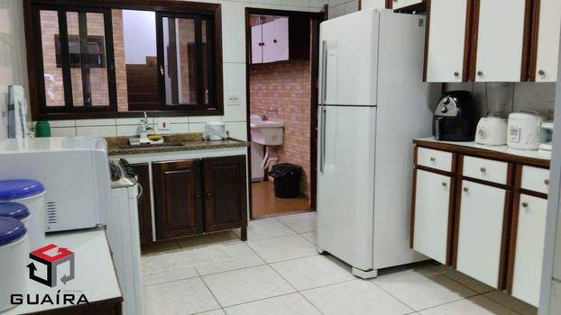 Foto 3 do(a) Casa de 3 quartos à venda em Jardim Stella, Santo André
