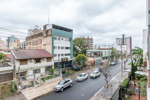 Foto 31 do(a) Apartamento de 3 quartos à venda em Passo da Areia, Porto Alegre