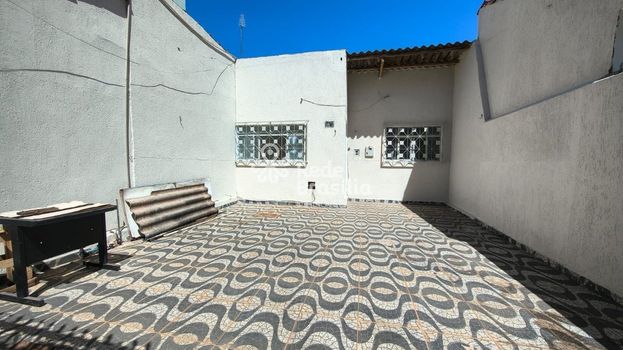 Foto 2 do(a) Casa de 3 quartos para alugar em Guará I, Brasília
