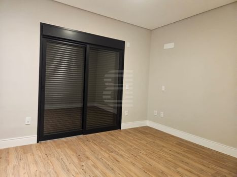 Foto 16 do(a) Casa em Condomínio de 4 quartos à venda em Loteamento Parque dos Alecrins, Campinas