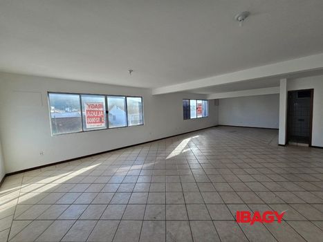 Foto 4 do(a) Sala / Conjunto Comercial false para alugar em Centro, Biguaçu