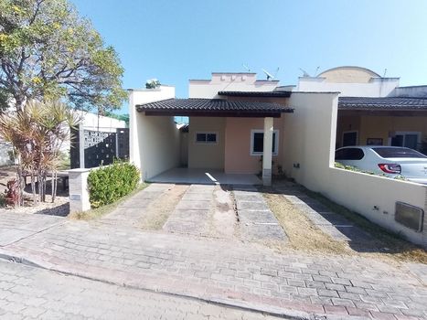 Foto 1 do(a) Casa de 3 quartos à venda em Messejana, Fortaleza