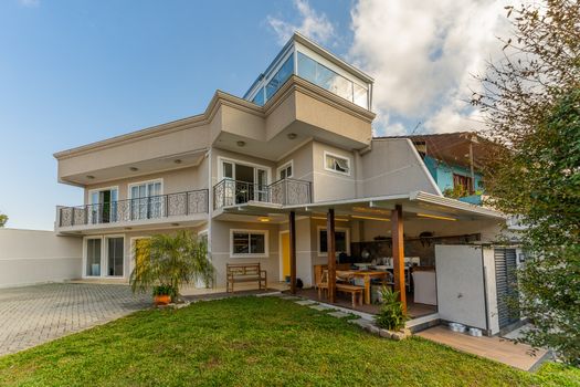 Foto 4 do(a) Casa de 3 quartos à venda em Vista Alegre, Curitiba