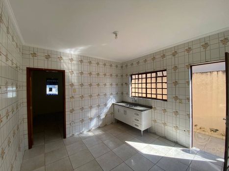 Foto 10 do(a) Casa de 2 quartos à venda em Jardim Chácara dos Pinheiros, Botucatu