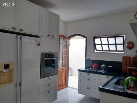 Foto 2 do(a) Casa de 3 quartos à venda em Bosque dos Eucaliptos, São José dos Campos