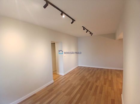 Foto 4 do(a) Apartamento de 2 quartos à venda em Moema, São Paulo