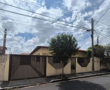 Foto 1 do(a) Casa de 2 quartos à venda em Vila Cardia, Bauru