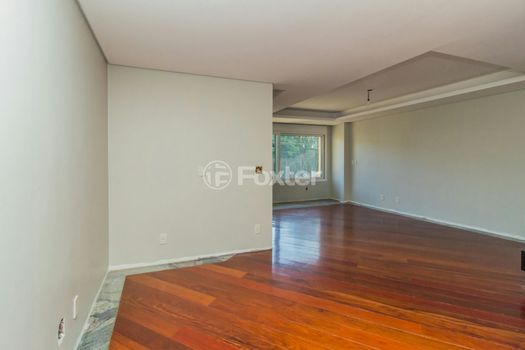 Foto 3 do(a) Casa de 3 quartos à venda em Vila Assunção, Porto Alegre