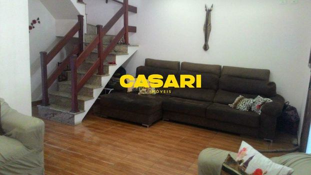 Foto 3 do(a) Casa de 2 quartos para alugar em Campestre, Santo André