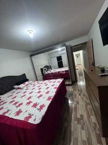 Foto 17 do(a) Casa de 3 quartos à venda em São Jorge, Uberlândia