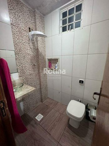 Foto 15 do(a) Casa de 3 quartos à venda em São Jorge, Uberlândia