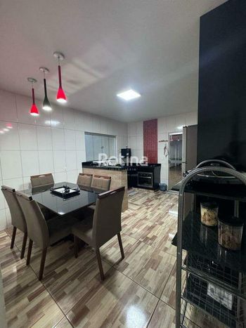 Foto 5 do(a) Casa de 3 quartos à venda em São Jorge, Uberlândia
