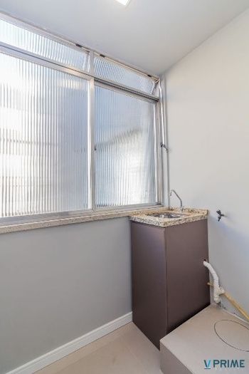 Foto 7 do(a) Flat de 2 quartos à venda em Vila Ipiranga, Porto Alegre