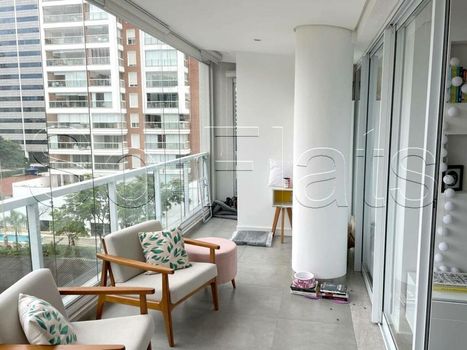 Foto 9 do(a) Flat de 1 quartos à venda em Vila Nova Conceição, São Paulo