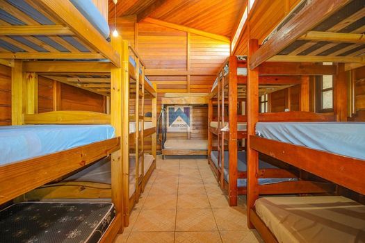 Foto 30 do(a) Fazenda / Sítio / Chácara de 6 quartos à venda em Vila Vitória, Mogi das Cruzes