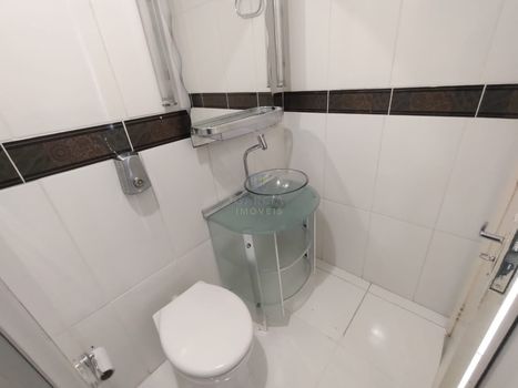 Foto 18 do(a) Apartamento de 2 quartos à venda em Vila Ipiranga, Porto Alegre